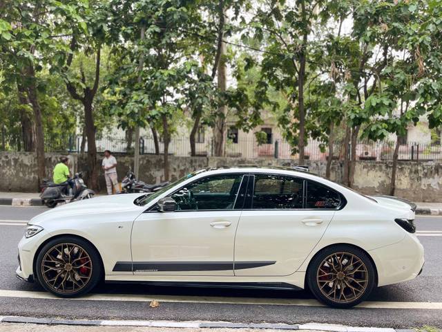 https://images10.gaadi.com/usedcar_image/4617879/original/processed_701b69c65cb971cbbfae4892b1e78097.jpg?imwidth=6402
