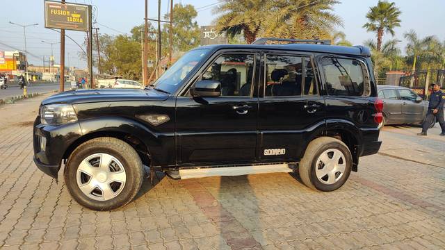 https://images10.gaadi.com/usedcar_image/4617883/original/processed_894ecc7aaf5179a245c70d7de3329136.jpg?imwidth=6400