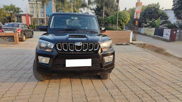 https://images10.gaadi.com/usedcar_image/4617883/original/processed_ca193419a07855e5839a2db8396fad8e.jpg?imwidth=6402