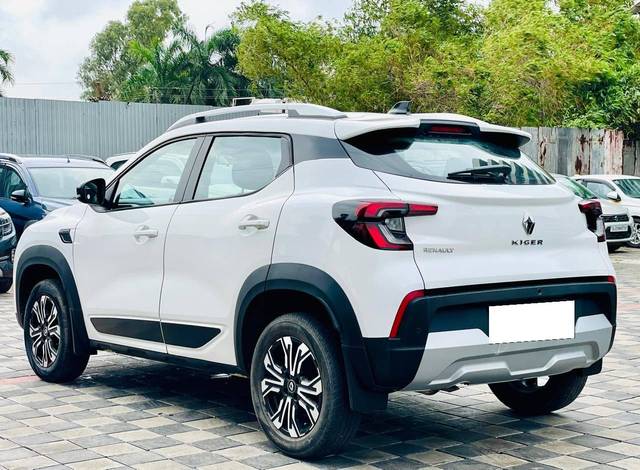 https://images10.gaadi.com/usedcar_image/4617888/original/processed_0909f237f99d000f0f833339ecee8756.jpg?imwidth=6402