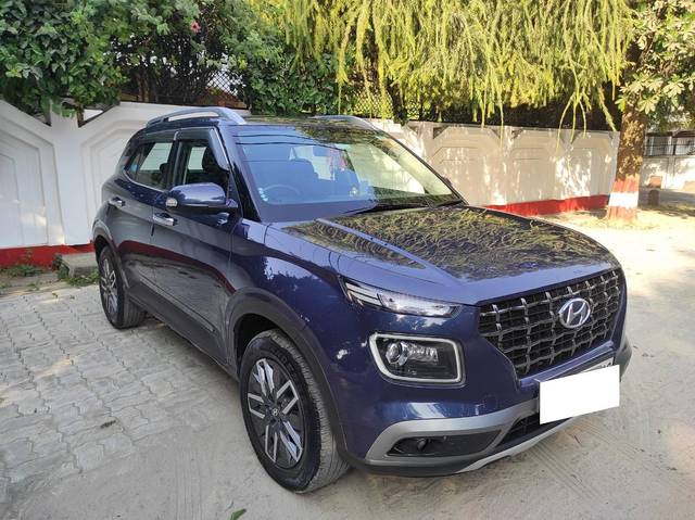 https://images10.gaadi.com/usedcar_image/4617911/original/processed_16a4a1dfec71a2f1c4eb9431e8498932.jpg?imwidth=6400
