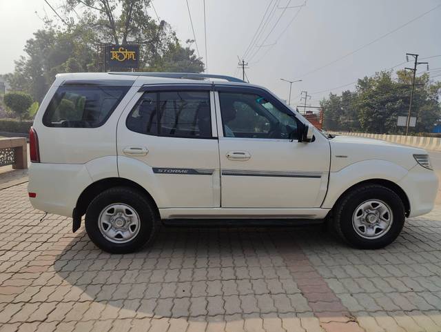 https://images10.gaadi.com/usedcar_image/4617938/original/processed_9d3c1b05cfa33a7f51dca7772b11af5f.jpg?imwidth=6401