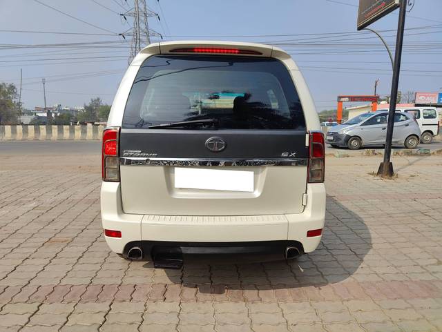 https://images10.gaadi.com/usedcar_image/4617938/original/processed_a4695e5a9d72d90974e47904cc42faef.jpg?imwidth=6402
