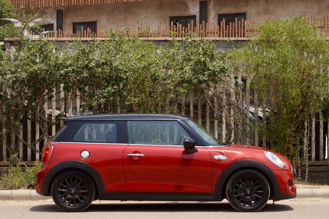 https://images10.gaadi.com/usedcar_image/4617946/original/8b28ea0d953ff53bde046f6a4e1ed52f.jpg?imwidth=6401