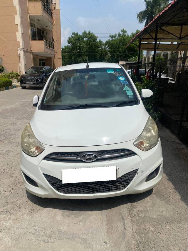 https://images10.gaadi.com/usedcar_image/4617980/original/processed_6954fd46-f0d0-46e6-9e30-07e8eb3bc427.jpg?imwidth=6401