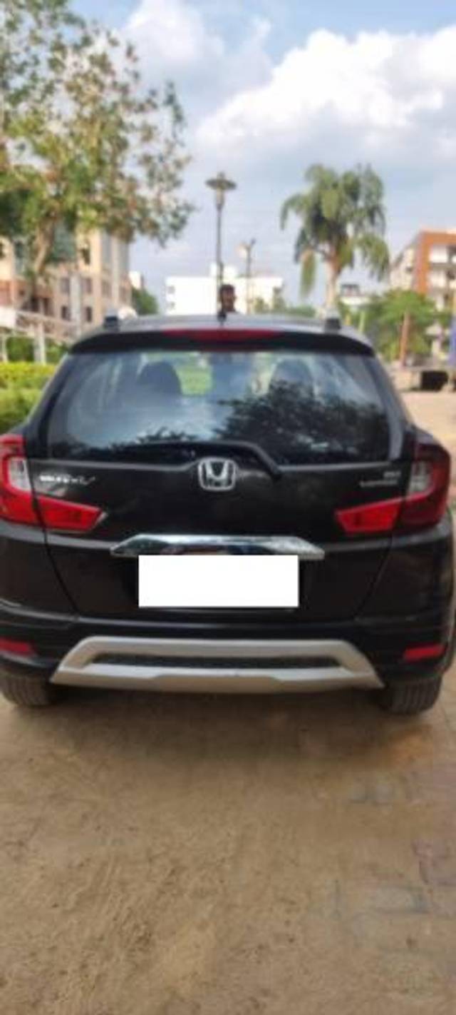 https://images10.gaadi.com/usedcar_image/4617991/original/processed_d160a056-512e-43e7-9f0e-14971e7684d0.jpg?imwidth=6402