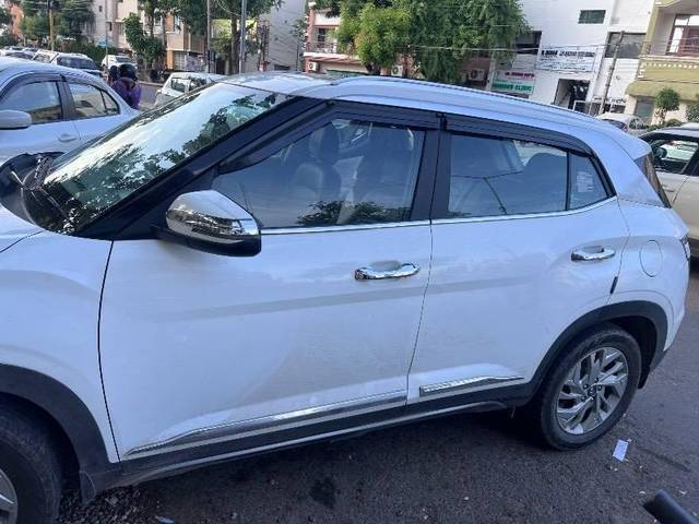 https://images10.gaadi.com/usedcar_image/4617999/original/processed_f3e959dc-14f5-4e59-8b35-fa64e8e25d95.jpeg?imwidth=6402