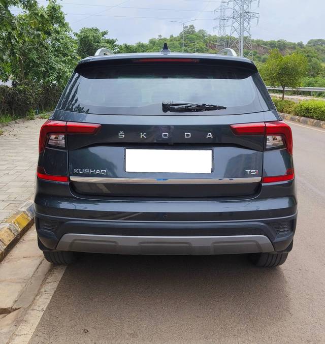 https://images10.gaadi.com/usedcar_image/4618013/original/processed_7d8f9c2f39d73db8dee199dd8f287399.jpg?imwidth=6402