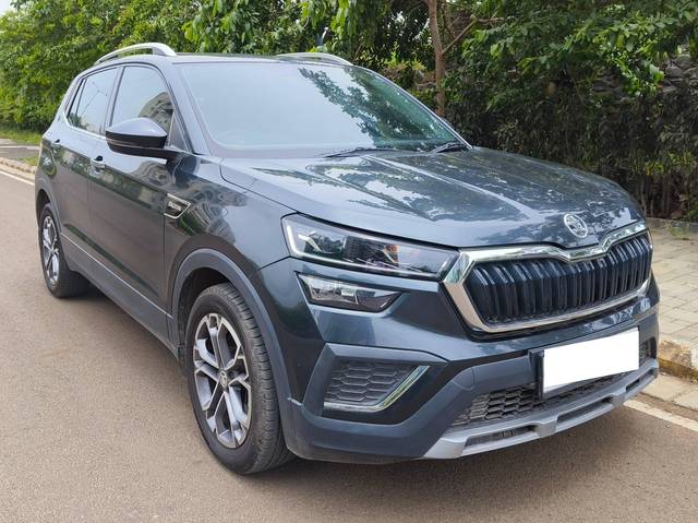 https://images10.gaadi.com/usedcar_image/4618013/original/processed_a887b07d0a995f9f9c5fbc9a81a841ce.jpg?imwidth=6400