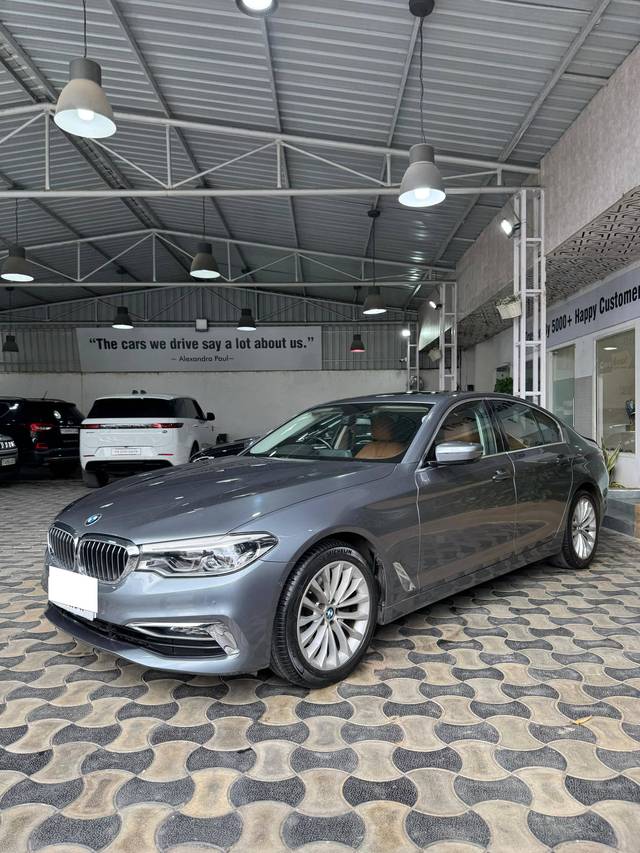 https://images10.gaadi.com/usedcar_image/4618018/original/processed_ec54eec21a932e464cc4afc5d97df2cd.jpg?imwidth=6400