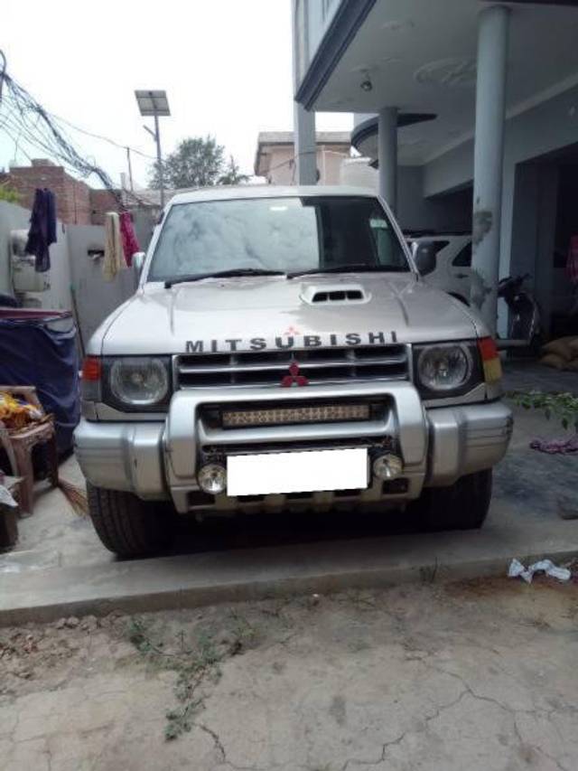 https://images10.gaadi.com/usedcar_image/4618019/original/processed_9526e4e5-071d-49b3-b21e-dcfbfb40625d.jpg?imwidth=6400