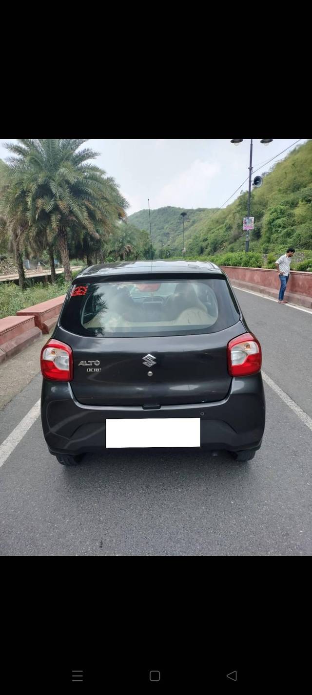 https://images10.gaadi.com/usedcar_image/4618075/original/processed_26e63d9ab7d70b1884638e221f98ad89.jpg?imwidth=6401