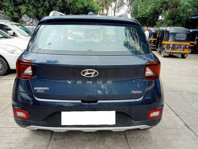 https://images10.gaadi.com/usedcar_image/4618076/original/processed_a48564169088f3164ab4f0eb1010eeb2.jpeg?imwidth=6402