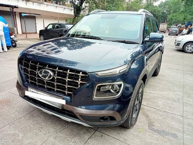 https://images10.gaadi.com/usedcar_image/4618076/original/processed_f9c358e3c747ba43d8b4fa108eafaa00.jpeg?imwidth=6400