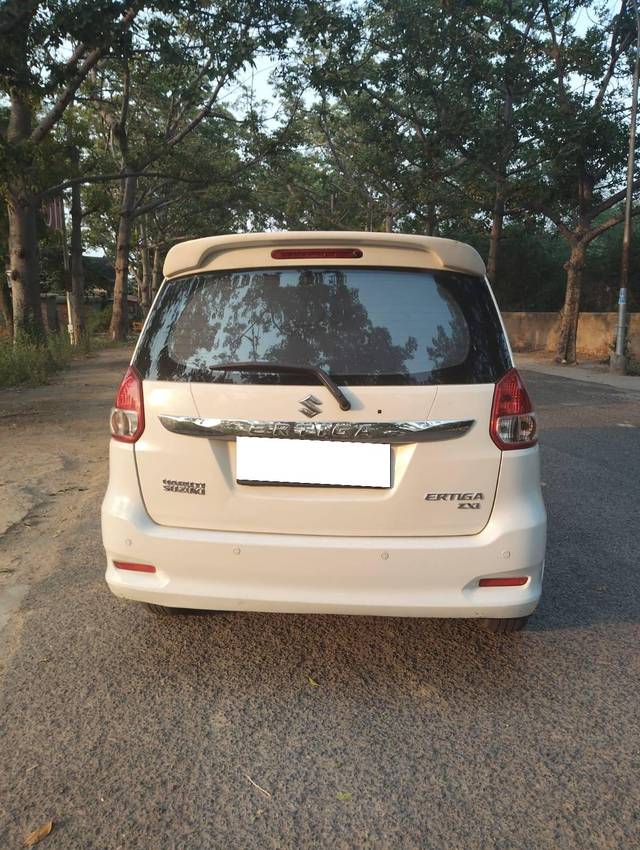 https://images10.gaadi.com/usedcar_image/4618077/original/processed_aefddf8f58f60ed00e2dcad9a0093833.jpg?imwidth=6401