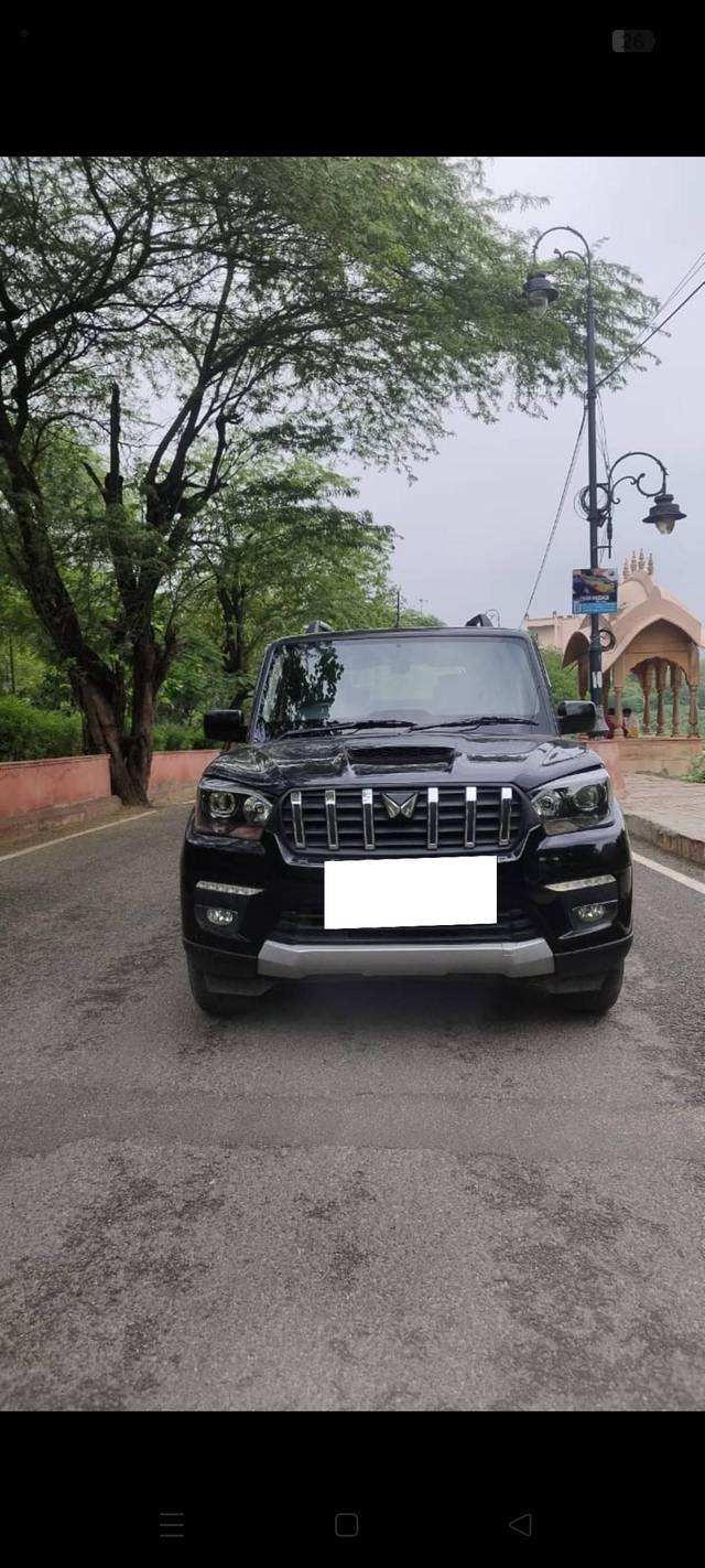 https://images10.gaadi.com/usedcar_image/4618080/original/processed_80f930ae46d15d2571782c3dd0c6f857.jpg?imwidth=6402