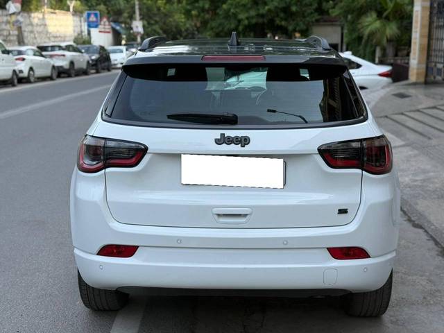 https://images10.gaadi.com/usedcar_image/4618084/original/processed_8666840d05b9335af18ecbe1ff16c583.jpg?imwidth=6402