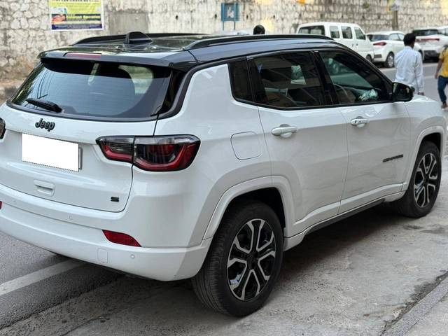 https://images10.gaadi.com/usedcar_image/4618084/original/processed_d589c6937ca92ef8cb24d9527f17d298.jpg?imwidth=6401