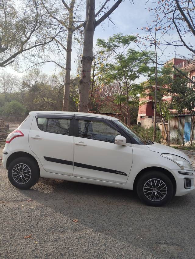 https://images10.gaadi.com/usedcar_image/4618087/original/processed_329699accb2aeefb12ff8fe7891fe49e.jpg?imwidth=6401