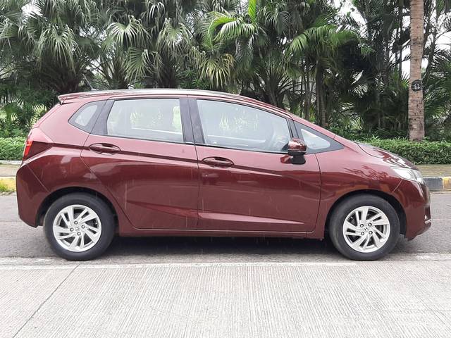 https://images10.gaadi.com/usedcar_image/4618089/original/processed_9bf31d6b284463ddcdf5bdc8ac92c613.jpg?imwidth=6401