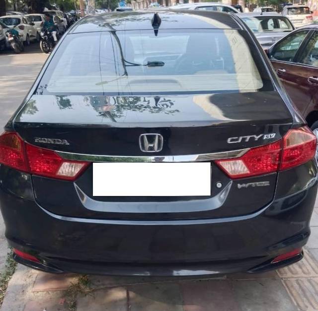 https://images10.gaadi.com/usedcar_image/4618090/original/processed_d8e92ed3a0260ffc411fb506bbe4bdf3.jpg?imwidth=6401