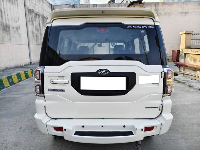 https://images10.gaadi.com/usedcar_image/4618095/original/processed_de54f31ba39c2c6145d92ac52c6cda6c.jpg?imwidth=6402