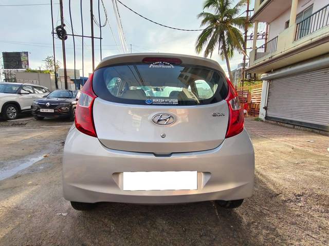 https://images10.gaadi.com/usedcar_image/4618102/original/processed_43b210b1a5a76c4ad86a2aa8b6daf5ac.jpeg?imwidth=6402