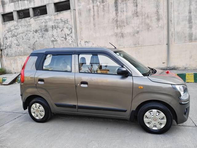 https://images10.gaadi.com/usedcar_image/4618166/original/0ea0c5757f4ef3e0184d7115e984bbf3.jpg?imwidth=6401