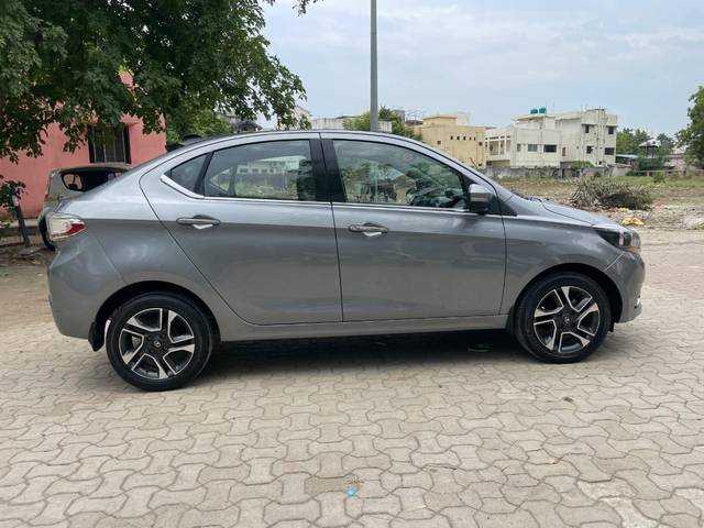 https://images10.gaadi.com/usedcar_image/4618167/original/3e1fac7d9c36c39ee3ef4902a4db32e0.jpg?imwidth=6401