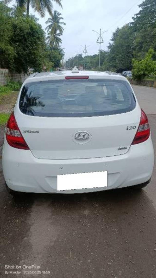 https://images10.gaadi.com/usedcar_image/4618171/original/processed_cc72f77d-d2fa-4472-9bd6-56c6807e0dbb.jpg?imwidth=6401