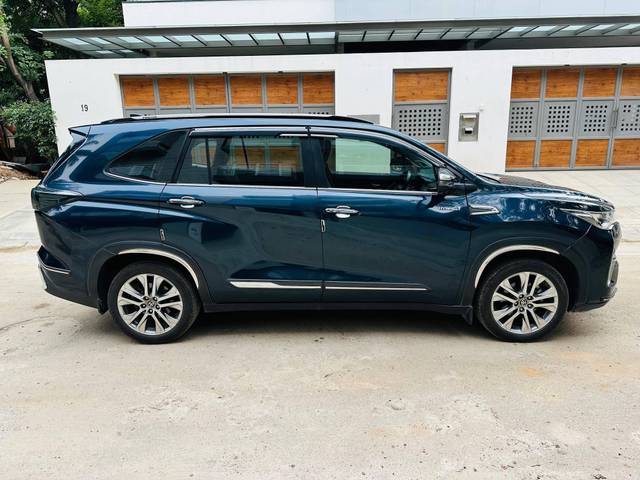 https://images10.gaadi.com/usedcar_image/4618172/original/processed_105e4b94e52a37679ec07cb0b01a96df.jpg?imwidth=6401