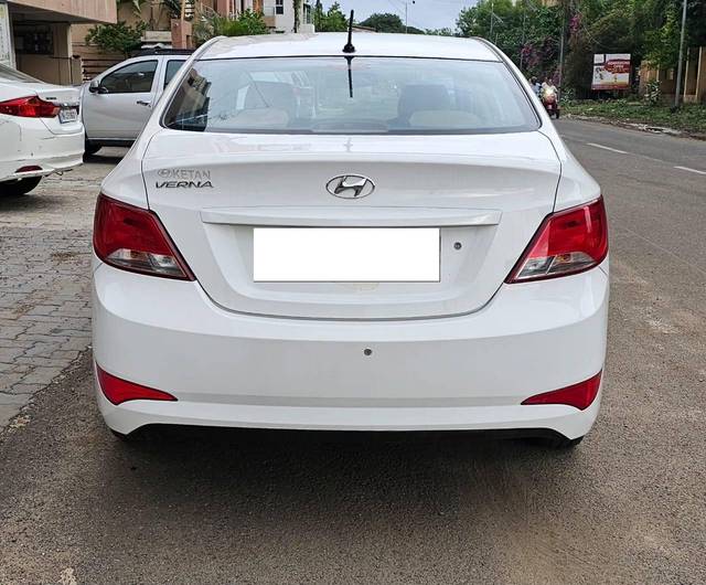 https://images10.gaadi.com/usedcar_image/4618177/original/processed_c3f3b8709c3aaa3365e90d41fc40b03c.jpg?imwidth=6401
