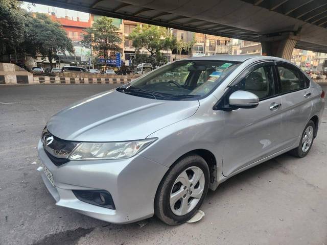 https://images10.gaadi.com/usedcar_image/4618184/original/processed_8aea91a669ff38802fd4e09d945b9cae.jpg?imwidth=6400