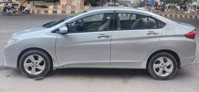 https://images10.gaadi.com/usedcar_image/4618184/original/processed_a844644eff86ffde1187601d252af9ae.jpg?imwidth=6402