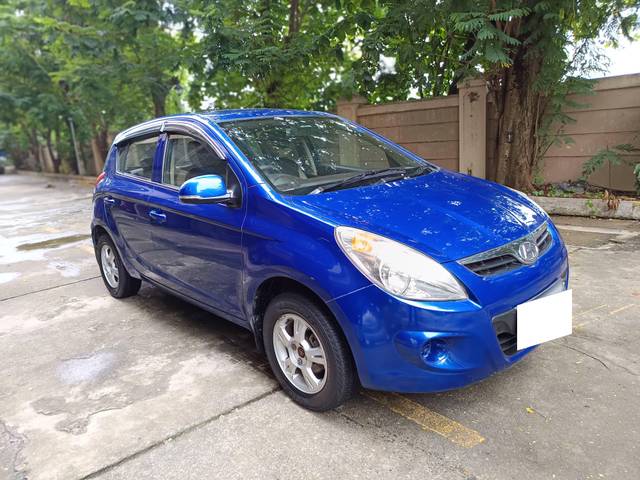 https://images10.gaadi.com/usedcar_image/4618185/original/processed_eb9ed2bc5224699f1cfbde9c9c9a000e.jpg?imwidth=6400