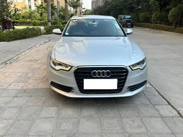 https://images10.gaadi.com/usedcar_image/4618198/original/processed_d1cd4be4-2374-4c04-9b99-8140c8ade1b3.jpeg?imwidth=6400