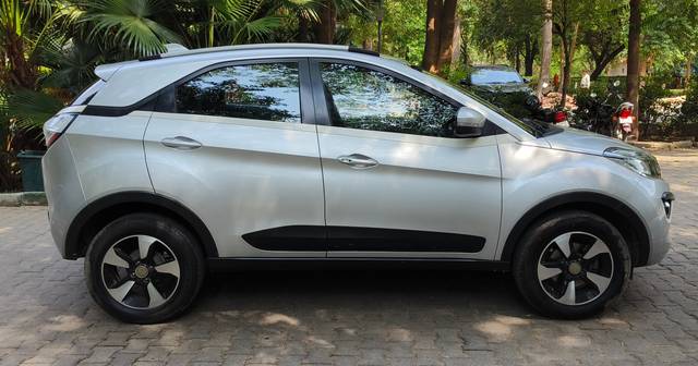 https://images10.gaadi.com/usedcar_image/4618200/original/17de2c27e50c315a6d25ffaf7c4b8209.jpg?imwidth=6401