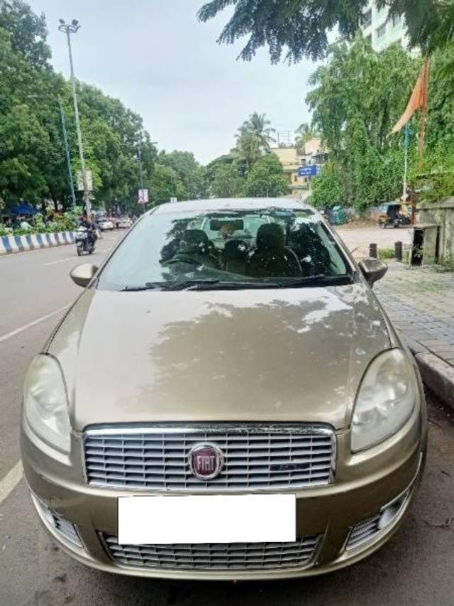 https://images10.gaadi.com/usedcar_image/4618204/original/processed_c8d9769c-b428-4c77-9d4b-2d67a19424db.jpg?imwidth=6400