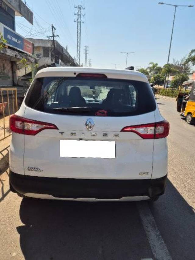 https://images10.gaadi.com/usedcar_image/4618208/original/processed_62ed265a-b62d-4de8-b4b0-589fd6ef16db.jpg?imwidth=6401