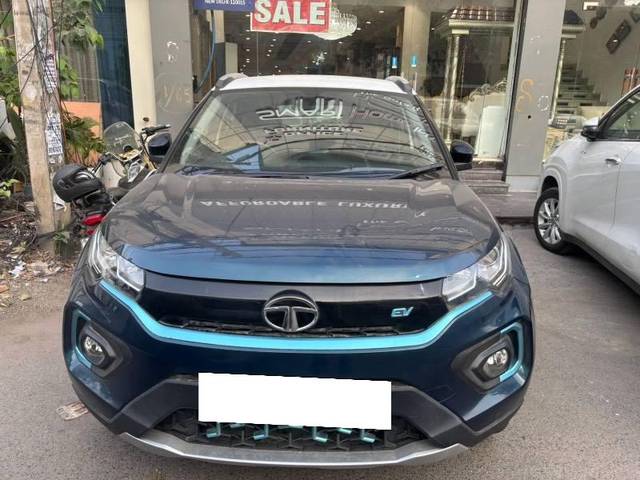 https://images10.gaadi.com/usedcar_image/4618214/original/processed_1abceba2-4ccb-4c7e-98de-2dc2d2d0bc4d.jpeg?imwidth=6401