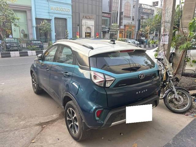 https://images10.gaadi.com/usedcar_image/4618214/original/processed_7de0ea41-7478-4b71-a648-ee0256c3f592.jpeg?imwidth=6402