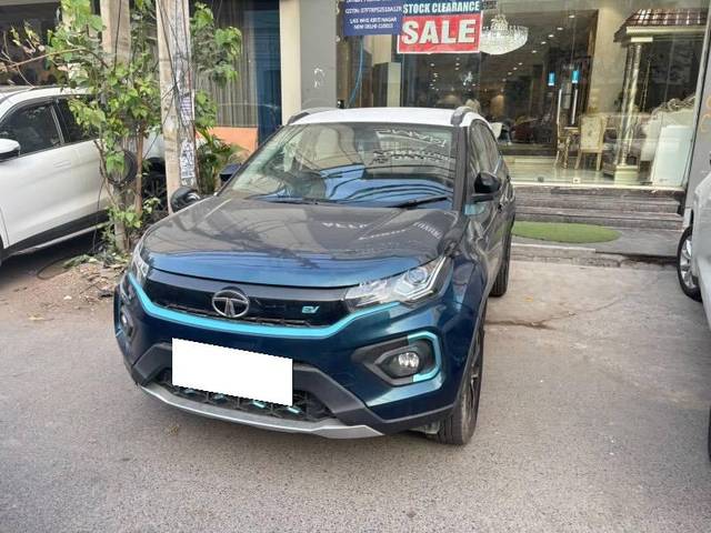 https://images10.gaadi.com/usedcar_image/4618214/original/processed_fa16066f-f3f2-4d49-b482-900cc1c48713.jpeg?imwidth=6400
