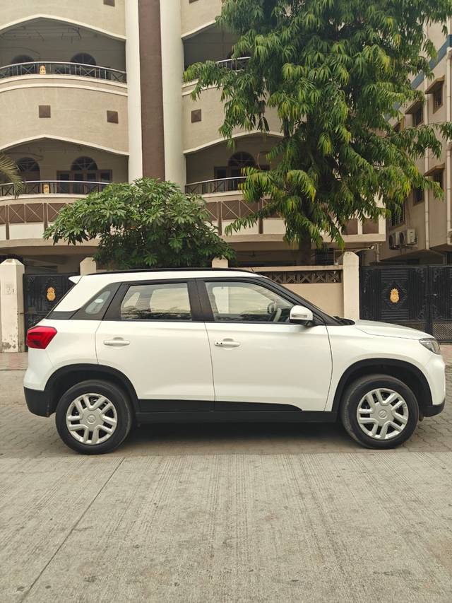 https://images10.gaadi.com/usedcar_image/4618216/original/e9d77de1b9f5dace6e82c09fb62ef040.jpg?imwidth=6401