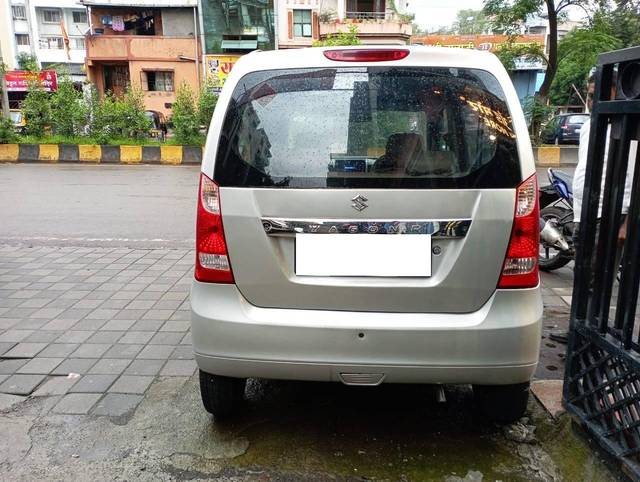 https://images10.gaadi.com/usedcar_image/4618217/original/processed_5e9e24c2d9dc93564557085defc98e64.jpeg?imwidth=6402