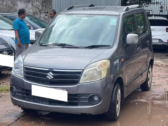 https://images10.gaadi.com/usedcar_image/4618233/original/processed_05e4ba7ef6c3003317f2a9f8f9a6f466.jpg?imwidth=6402
