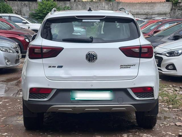 https://images10.gaadi.com/usedcar_image/4618237/original/processed_b55c45c31de832039bd1a0f5487fb4e1.jpg?imwidth=6401