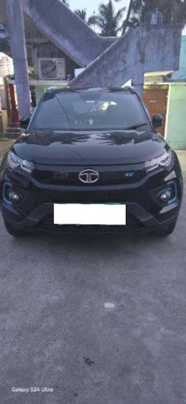 https://images10.gaadi.com/usedcar_image/4618240/original/processed_3d6eb0ed-c9fe-424c-813c-8e16fe0ee0ab.jpg?imwidth=6400