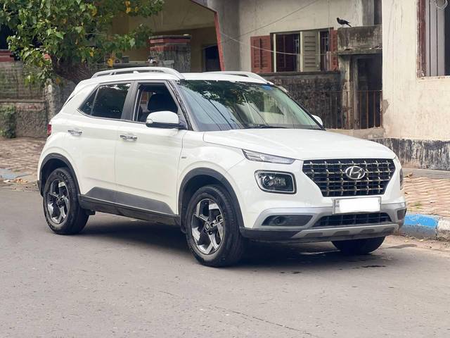 https://images10.gaadi.com/usedcar_image/4618243/original/processed_09baa36aa3beefb3cf99648edeae282e.jpg?imwidth=6400