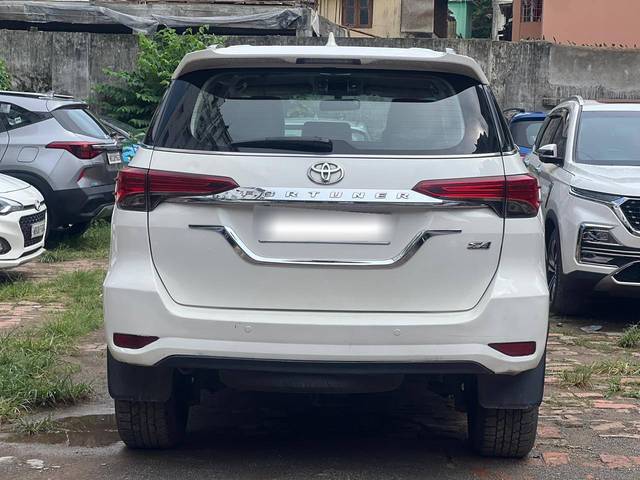 https://images10.gaadi.com/usedcar_image/4618248/original/processed_c9f4611eb33efed627bea832c85d992f.jpg?imwidth=6401