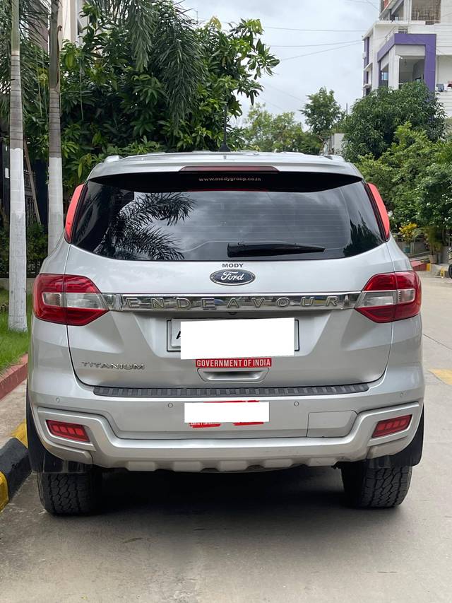 https://images10.gaadi.com/usedcar_image/4618309/original/processed_119ab94e6f5616f20838e87857753043.jpg?imwidth=6401